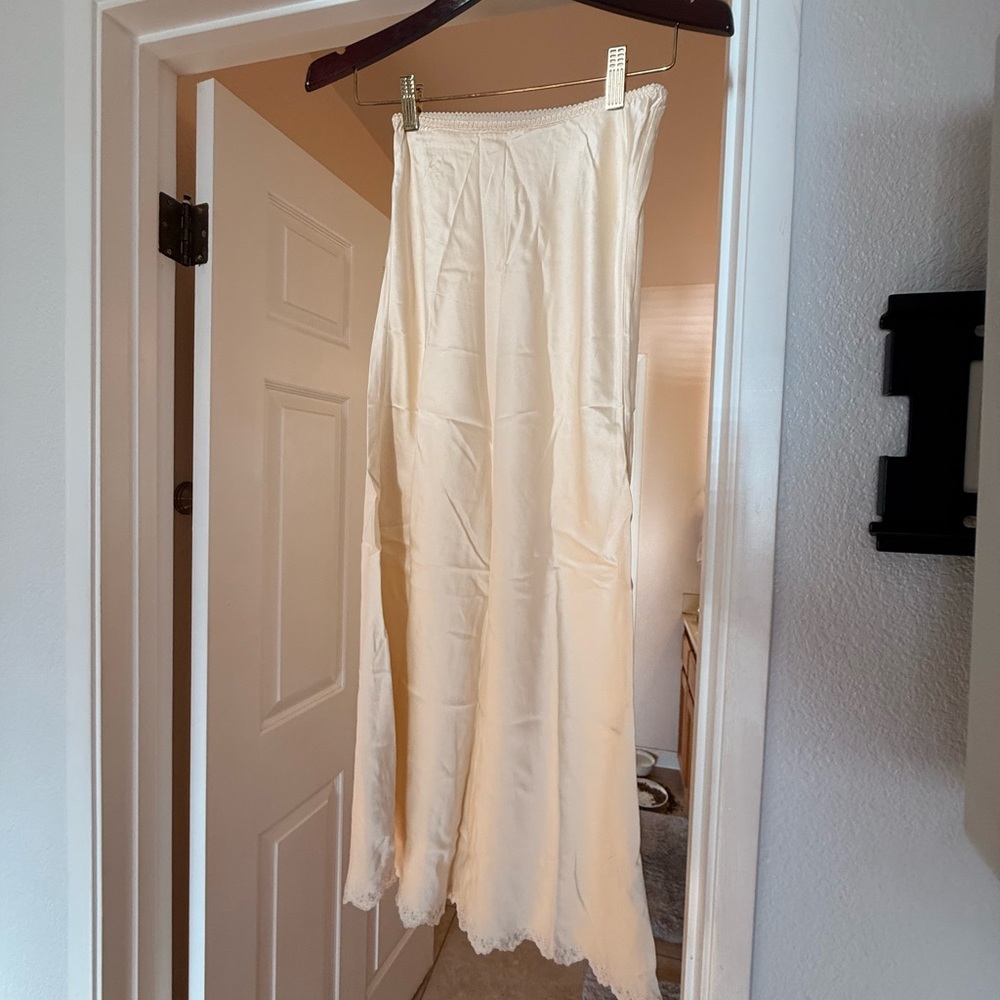 ELOWEN SKIRT -- MOTHER OF PEARL by DÔEN
